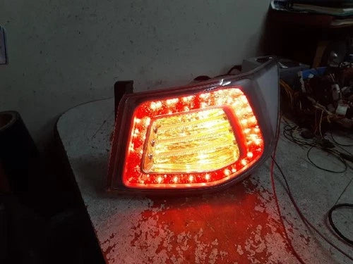 Right rear combination tail light assembly OEM 92402-1Q000 compatible with Kia 1.6 LPI HEV 2011