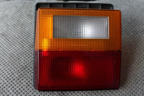 Used OEM Part - HELLA 811945226, genuine part Audi B2 TYP85 80 4000 GTE