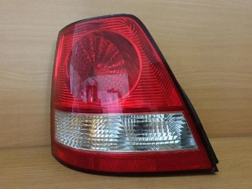 Left rear tail light assembly compatible with Kia Sorento 2003, LH OEM 924013E000