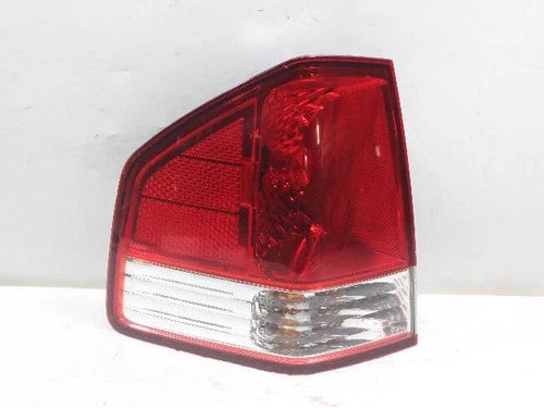 Left rear tail light assembly compatible with Kia Borrego 2008, genuine OEM replacement part 92401 2J000