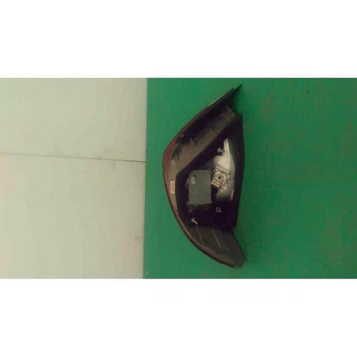 Right rear tail light compatible with BMW Series 7 E65/E66/E67/E68 (01-05)(05-08) 3.0 TD (170KW) 2001