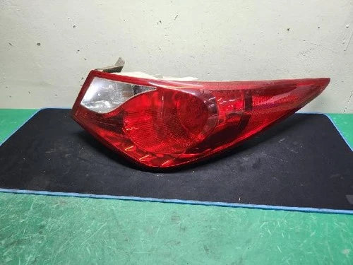 Hyundai 2013 Conjunto de faro/calavera trasero derecho, RH OEM 92402, 3S010