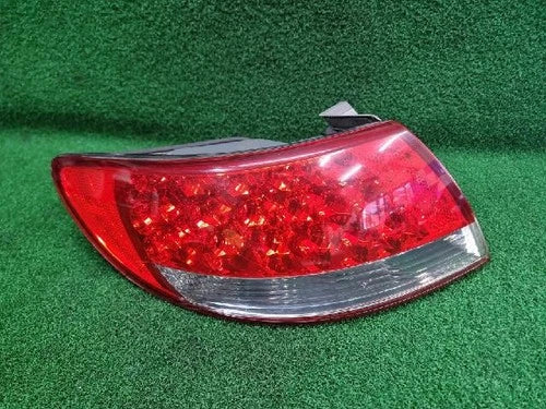 Left rear combination tail light assembly compatible with Hyundai Azera 2010, genuine OEM replacement part 92401 3L002