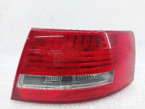 Right outer rear tail light assembly compatible with Audi A6 3.2 FSI Quattro 2008 (genuine OEM replacement part 4F5945096)