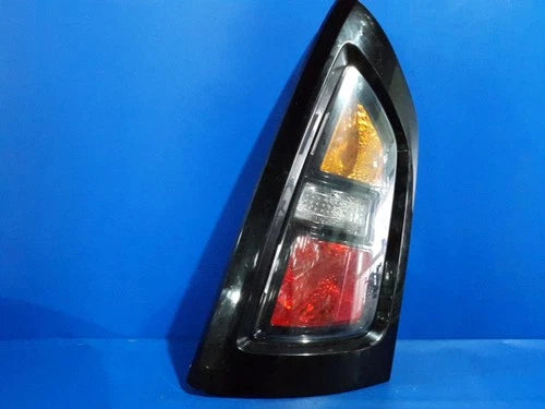 Right rear tail light assembly compatible with Kia Soul 2010, genuine OEM replacement part 924202K000
