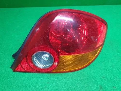 Right rear combination tail light assembly compatible with Hyundai Elantra 2001, genuine OEM replacement part 92402 2C000