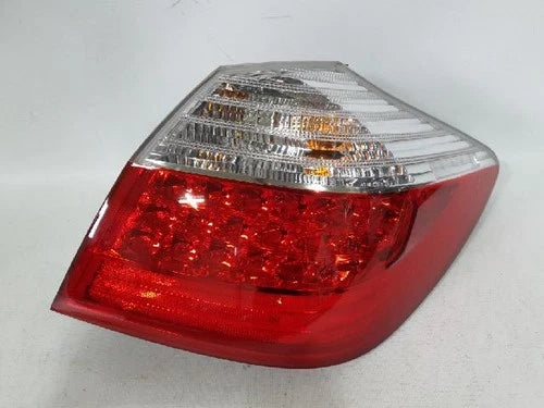 Right rear tail light assembly Hyundai Genesis 2010, RH OEM 92402, 3M0
