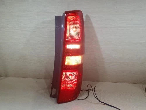 Right rear combination tail light compatible with Hyundai H-1 2015, genuine OEM replacement part 924024H000