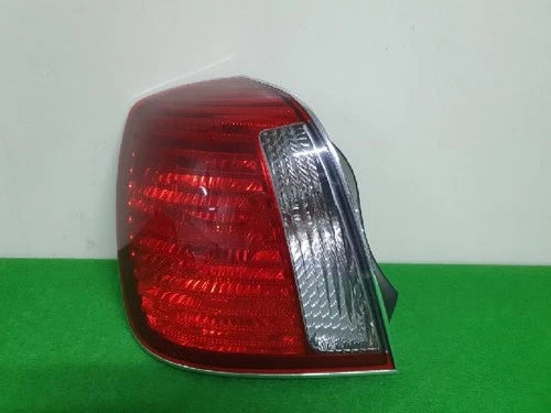 Left rear tail light assembly compatible with Hyundai Azera 2003, genuine OEM replacement part 92405 39500