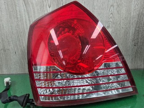 Left rear tail light assembly compatible with Hyundai Elantra 2004, genuine OEM replacement part 92401-2D5