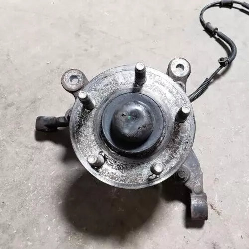 Refacción OEM usada OEM usada para 2010-2014 Ford Mustang Driver Left Front Spindle Knuckle With - LEFT Driver