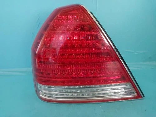 Left rear tail light assembly compatible with Hyundai Equus 2007, genuine OEM replacement part 92401 3B501