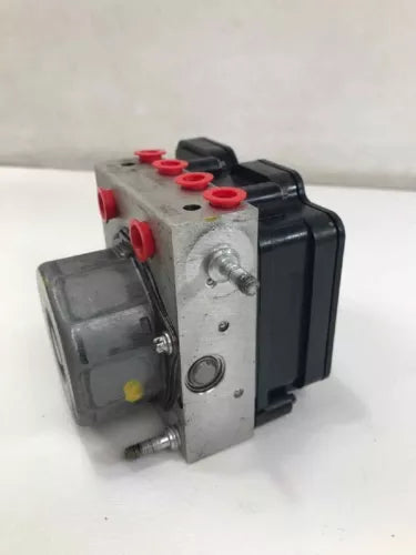 Bomba/Módulo ABS OEM usada para 2013 Nissan Versa