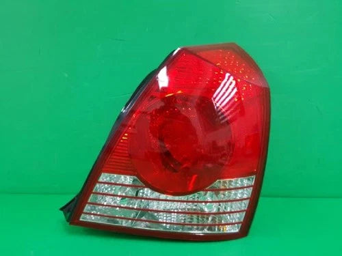Right rear combination tail light assembly OEM 92402 2D500 compatible with Hyundai Elantra 2006