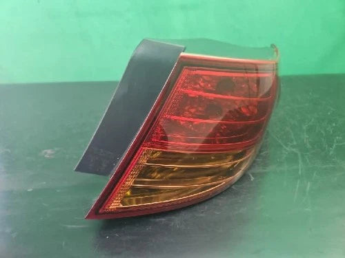 Right rear combination tail light assembly OEM 92402 2T000 compatible with Kia K5 2012