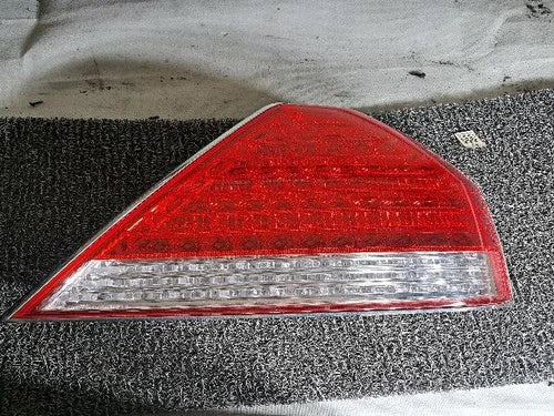 Rear combination tail light (right) compatible with Hyundai Equus 2007, genuine OEM replacement part 924023B5