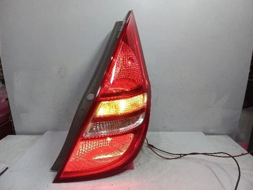 Right rear tail light assembly compatible with Hyundai i30 2008, genuine OEM replacement part 924022L000