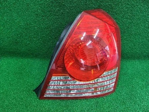 Right rear combination tail light assembly OEM 92402 2D500 compatible with Hyundai Elantra 2006