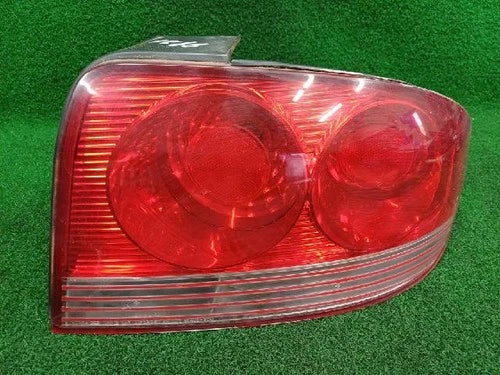 Right rear tail light assembly compatible with Hyundai EF 2004, genuine OEM replacement part 92402 3D000