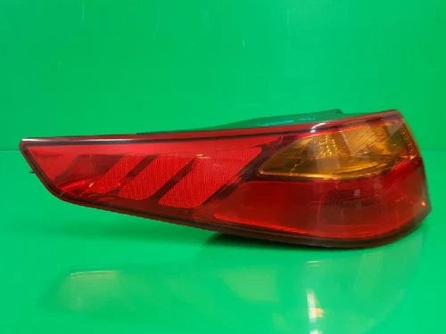 Left rear combination tail light assembly compatible with Kia K5 2015, genuine OEM replacement part 92401 2T500
