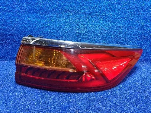 Right rear combination tail light assembly OEM 92402F6 compatible with Kia Cadenza 2016