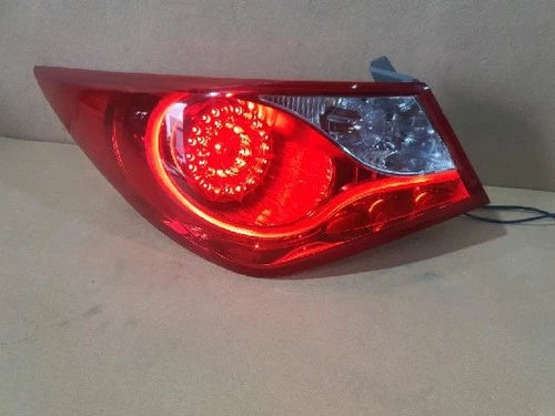 Left rear tail light assembly OEM 92401 3S100 compatible with Hyundai YF 2010