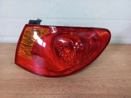 Right rear combination tail light compatible with Hyundai Elantra 2007 (right) OEM 92402, 2H000