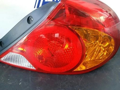 Right rear combination tail light assembly compatible with Kia Spectra 2003, genuine OEM replacement part 0K2N151150A