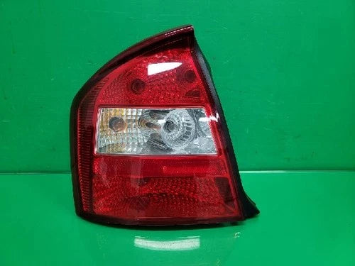 Conjunto de luz trasera / calavera Kia 2006 OEM 92401 2F100