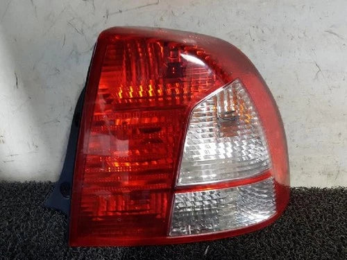 Right rear combination tail light assembly OEM 0K2S1 51150A compatible with Kia 1.5 Di 2003