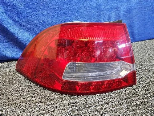 Luz trasera / calavera combinada izquierda Kia 2009 OEM 92401 2G500