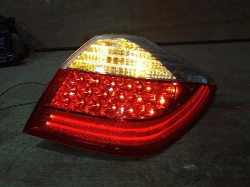 Right rear combination tail light assembly OEM 92402-3M000 compatible with Hyundai Genesis Coupe 2010