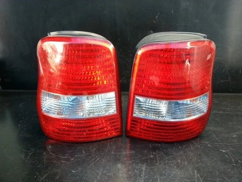 Rear combination tail light assembly (right) compatible with Kia Carnival 2002, genuine OEM replacement part 0K53A51150