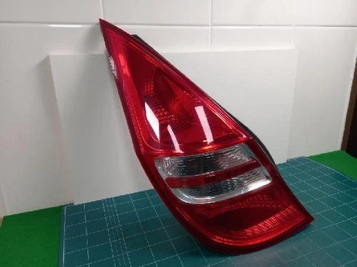 Left rear tail light assembly compatible with Hyundai i30 2009, genuine OEM replacement part 92401 2L000