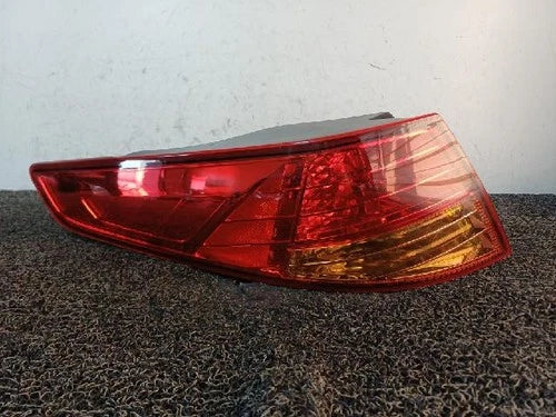Left rear tail light assembly compatible with Kia K5 2013, genuine OEM replacement part 92401 2T000