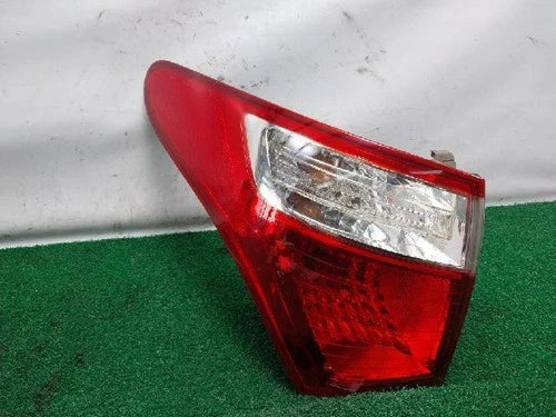 Left outer rear tail light assembly compatible with Hyundai Veracruz 2009, genuine OEM replacement part 924013J000