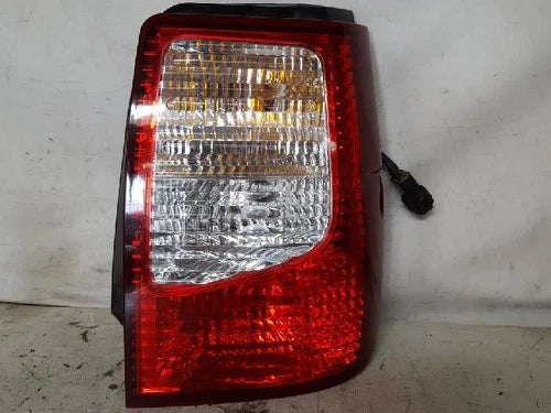 Right rear combination tail light assembly compatible with Kia Sorento 2002, genuine OEM replacement part 92402 M3000
