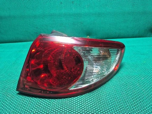 Right outer rear tail light assembly (OEM) compatible with Hyundai Santa Fe 2009, part number 924022B000