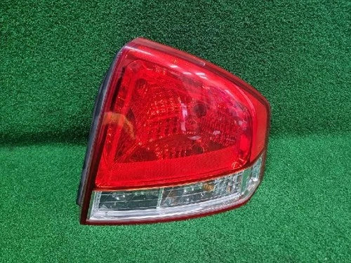 Right rear combination tail light assembly compatible with Kia Sorento 2007, genuine OEM replacement part 92402 2F300