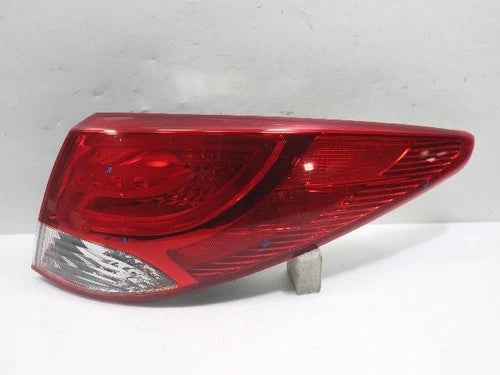 Right rear combination tail light assembly OEM 92402 2S000 compatible with Hyundai Tucson 2013