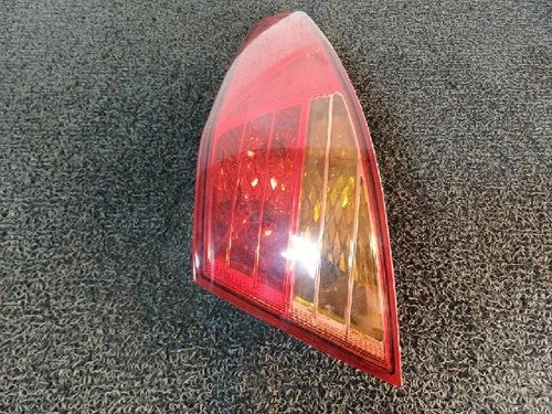Right rear combination tail light assembly OEM 92402 2T000 compatible with Kia K5 2013
