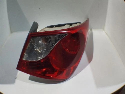 Right outer rear tail light assembly (OEM) 92402 3S010 compatible with Hyundai YF LPI DTX 2010
