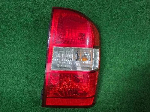 Right rear tail light assembly compatible with Kia Carnival 2009, genuine OEM replacement part 924024D100