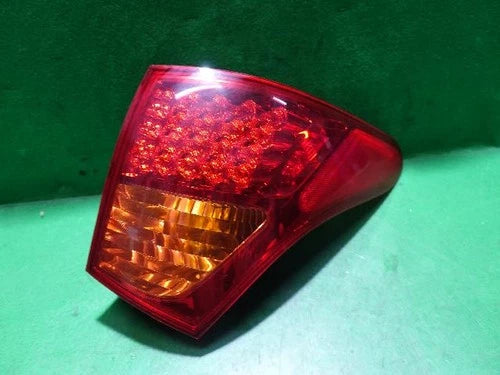 Rear combination tail light (right) compatible with Hyundai Veracruz 2007, genuine OEM replacement part 92402 3J100