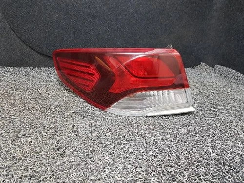Rear combination tail light assembly Hyundai (outer) left (LH) OEM 92401 C1500