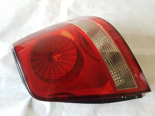 Right rear combination tail light compatible with Kia Sorento 2004, genuine OEM replacement part 92402 3E000