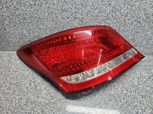 Left rear combination tail light compatible with Hyundai Centennial 2010, OEM 92401, 3N000