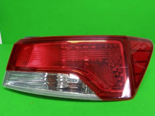 Right outer rear tail light assembly compatible with Kia 1.6 2010, genuine OEM replacement part 92402 1M300