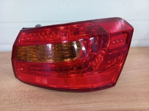 Kia Cadenza 2010, Combination Tail Light outer right, genuine OEM 924023R000