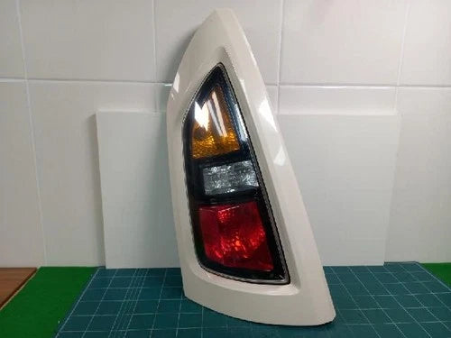 Refacción OEM Usada - Conjunto de luces traseras / calaveras Kia Soul 2010 OEM 92410 2K000